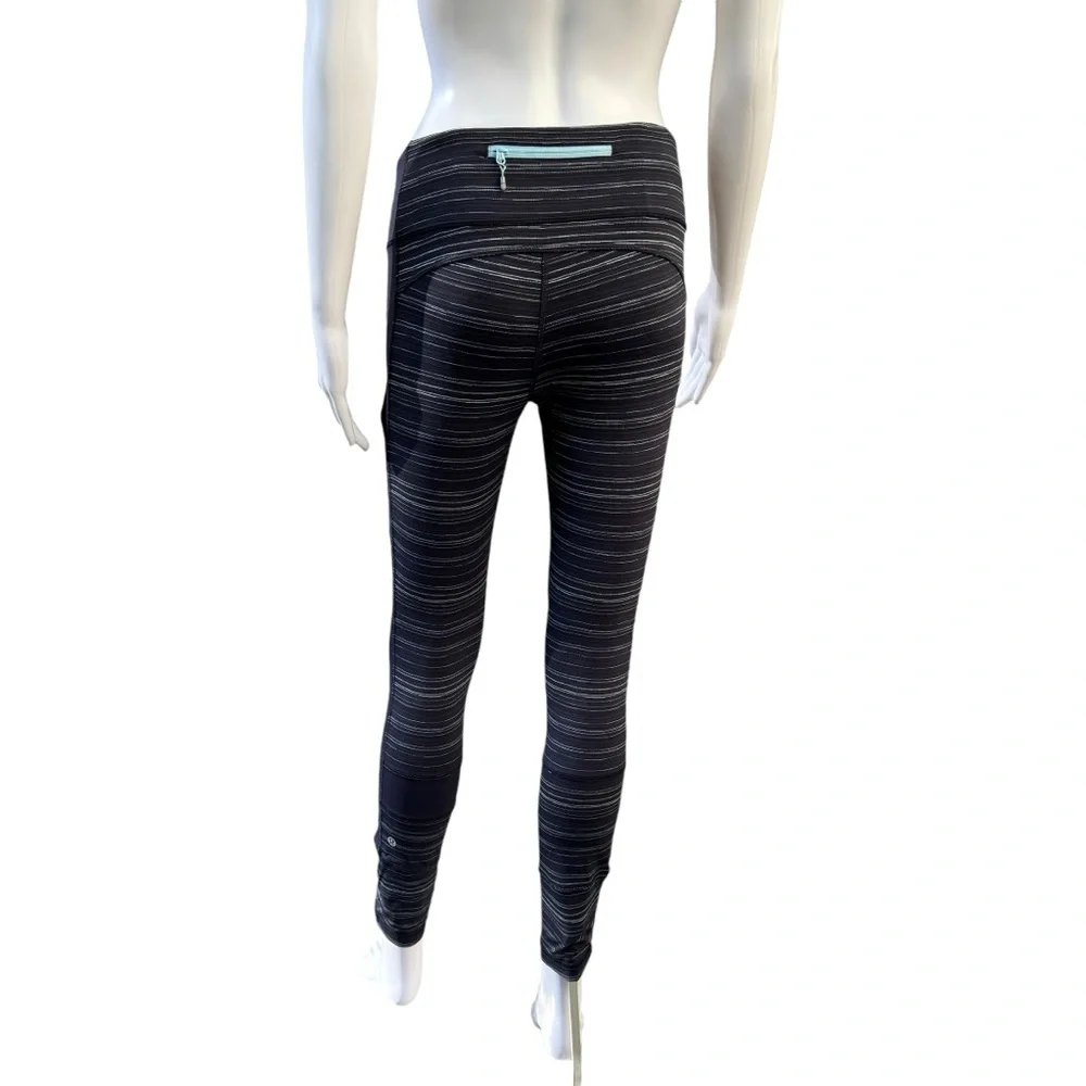 Lululemon Athletica Run the World 7/8 Legging Cyber Stripe Naval Blue Size 6 EUC